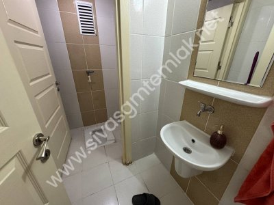 SİVAS GMT EMLAK ÖZBELSANTOKİ SATLIK ARAKAT FULL YAPILI 3+1 DAİRE
