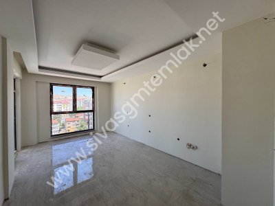 SİVAS GMT EMLAK MUHSİNYAZICIOĞLU BULVAR SATILIK 2+1 ARAKAT DAİRE