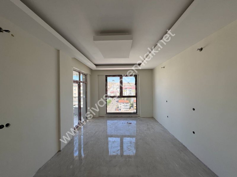 SİVAS GMT EMLAK MUHSİNYAZICIOĞLU BULVAR SATILIK 2+1 ARAKAT DAİRE