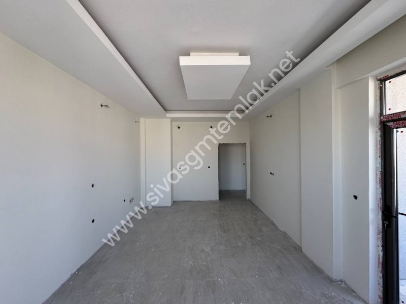 SİVAS GMT EMLAK MUHSİNYAZICIOĞLU BULVAR SATILIK 2+1 ARAKAT DAİRE
