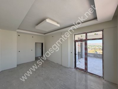 SİVAS GMT EMLAK MUHSİNYAZICIOĞLU BULVAR SATILIK 2+1 ARAKAT DAİRE