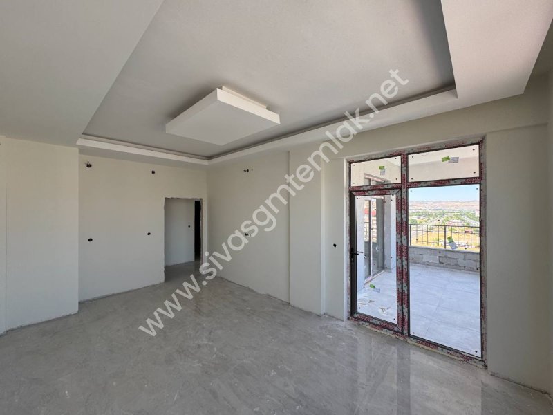 SİVAS GMT EMLAK MUHSİNYAZICIOĞLU BULVAR SATILIK 2+1 ARAKAT DAİRE