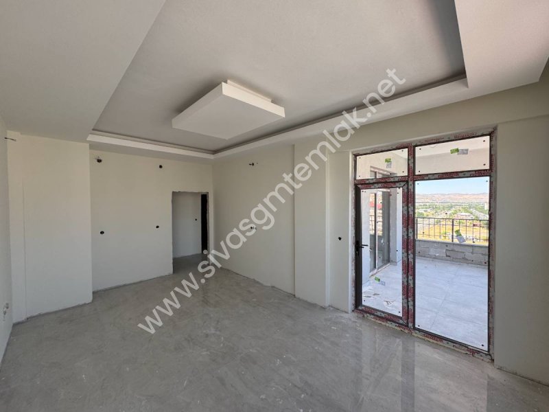 SİVAS GMT EMLAK MUHSİNYAZICIOĞLU BULVAR SATILIK 2+1 ARAKAT DAİRE