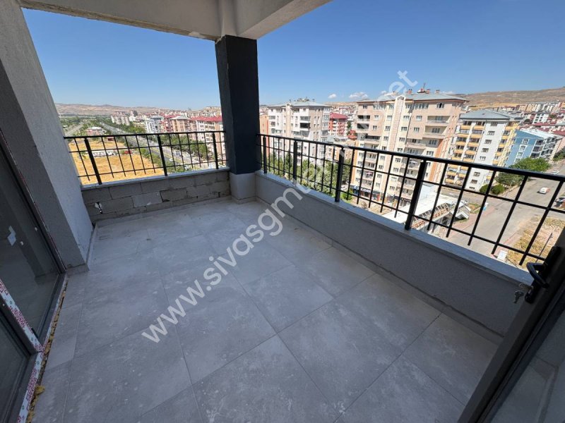 SİVAS GMT EMLAK MUHSİNYAZICIOĞLU BULVAR SATILIK 2+1 ARAKAT DAİRE