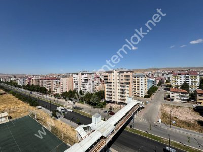 SİVAS GMT EMLAK MUHSİNYAZICIOĞLU BULVAR SATILIK 2+1 ARAKAT DAİRE