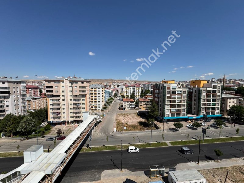 SİVAS GMT EMLAK MUHSİNYAZICIOĞLU BULVAR SATILIK 2+1 ARAKAT DAİRE