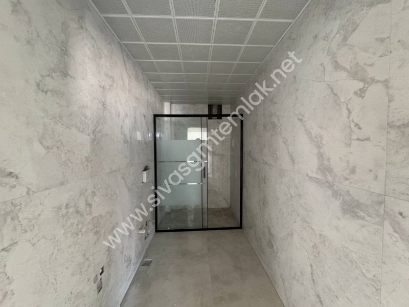 SİVAS GMT EMLAK MUHSİNYAZICIOĞLU BULVAR SATILIK 2+1 ARAKAT DAİRE