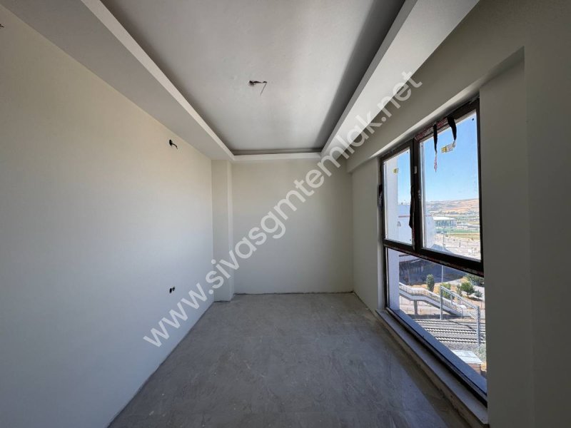 SİVAS GMT EMLAK MUHSİNYAZICIOĞLU BULVAR SATILIK 2+1 ARAKAT DAİRE