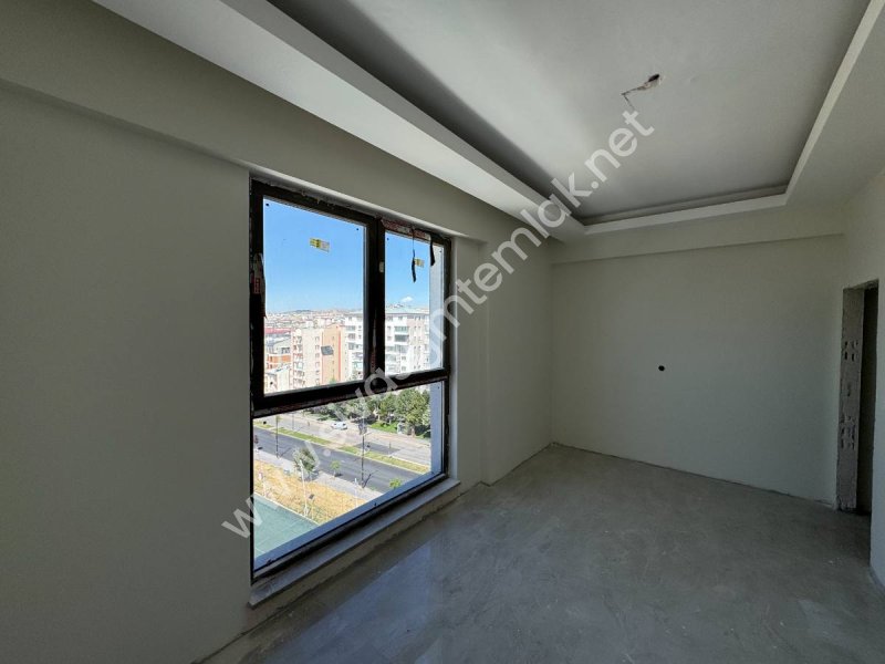 SİVAS GMT EMLAK MUHSİNYAZICIOĞLU BULVAR SATILIK 2+1 ARAKAT DAİRE