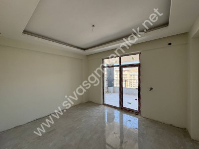 SİVAS GMT EMLAK MUHSİNYAZICIOĞLU BULVAR SATILIK 2+1 ARAKAT DAİRE