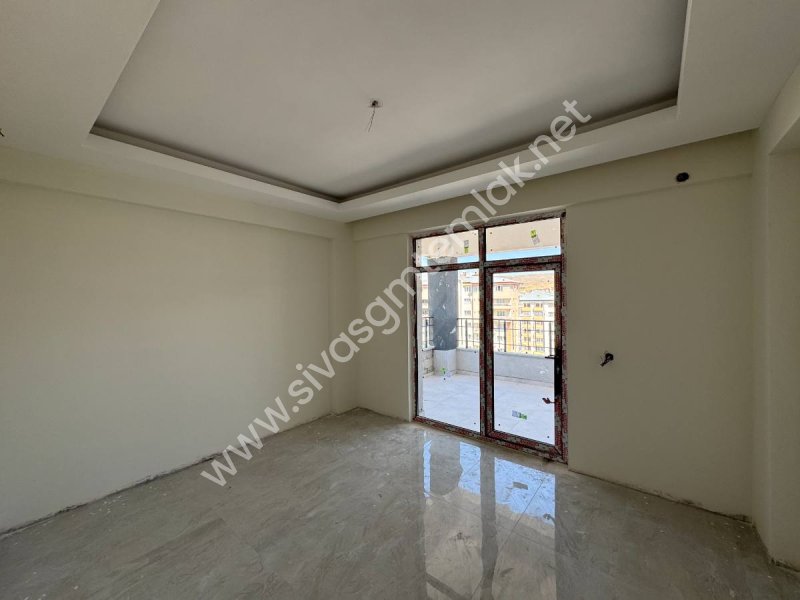 SİVAS GMT EMLAK MUHSİNYAZICIOĞLU BULVAR SATILIK 2+1 ARAKAT DAİRE