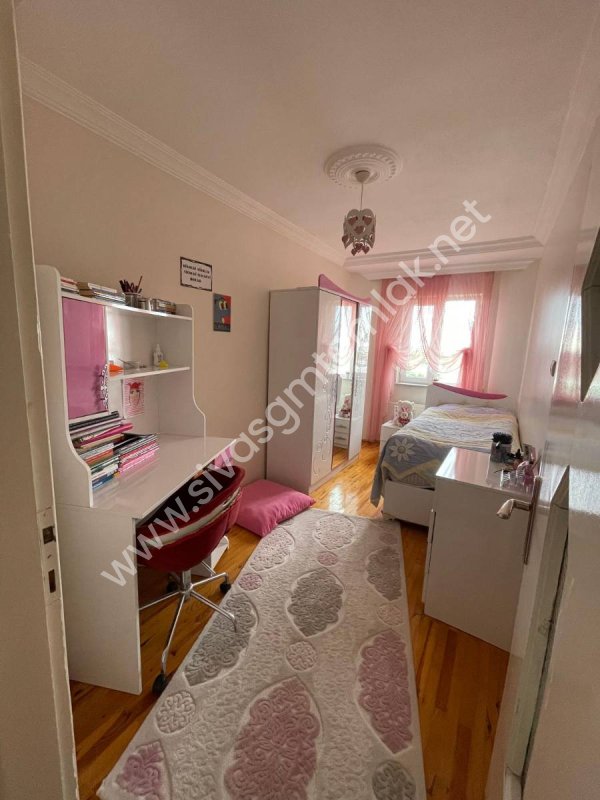 SİVAS GMT EMLAK'TAN AKADEMİ KENT SİTESİ SATILIK ARAKAT 3+1 DAİRE