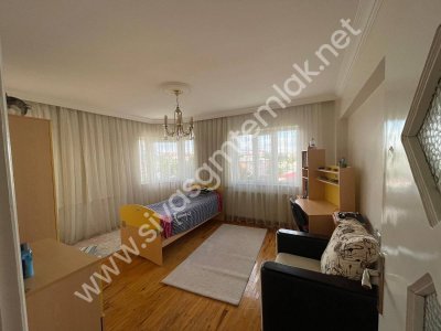 SİVAS GMT EMLAK'TAN AKADEMİ KENT SİTESİ SATILIK ARAKAT 3+1 DAİRE