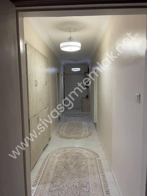 SİVAS GMT EMLAK'TAN AKADEMİ KENT SİTESİ SATILIK ARAKAT 3+1 DAİRE