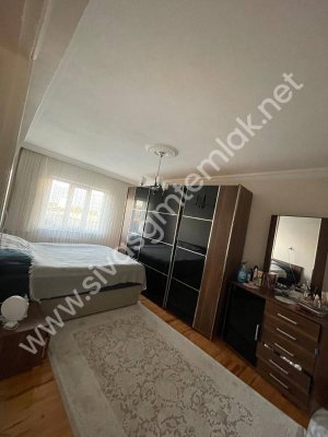 SİVAS GMT EMLAK'TAN AKADEMİ KENT SİTESİ SATILIK ARAKAT 3+1 DAİRE
