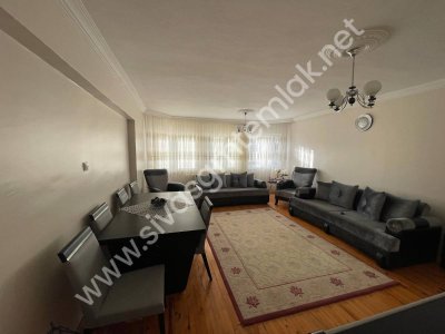 SİVAS GMT EMLAK'TAN AKADEMİ KENT SİTESİ SATILIK ARAKAT 3+1 DAİRE