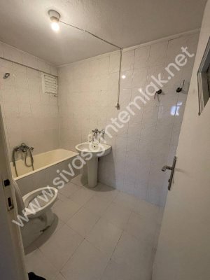 SİVAS GMT EMLAK'TAN AKADEMİ KENT SİTESİ SATILIK ARAKAT 3+1 DAİRE