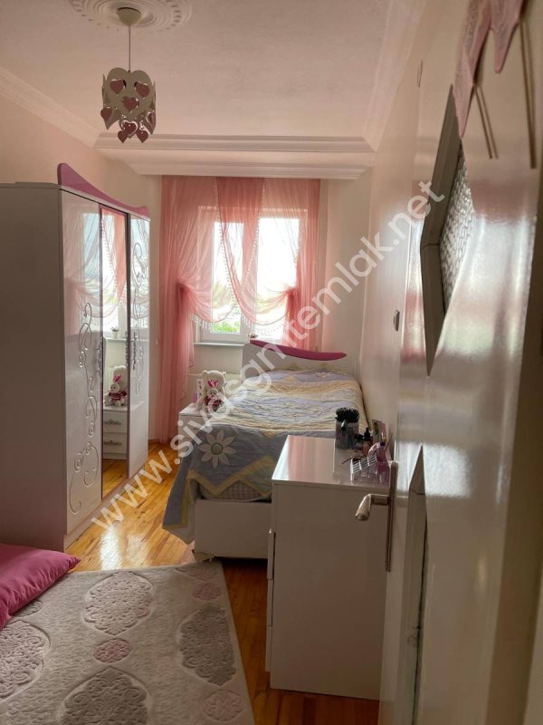 SİVAS GMT EMLAK'TAN AKADEMİ KENT SİTESİ SATILIK ARAKAT 3+1 DAİRE