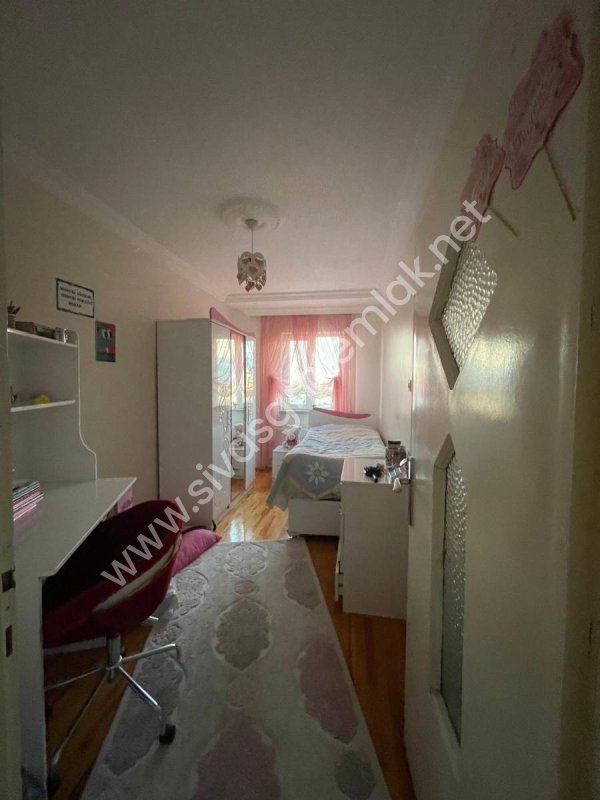 SİVAS GMT EMLAK'TAN AKADEMİ KENT SİTESİ SATILIK ARAKAT 3+1 DAİRE