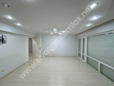 SİVAS GMT EMLAK'TAN İSTİKLALMAHALLESİ SATLIK 3.KATLI KOMPLE BİNA