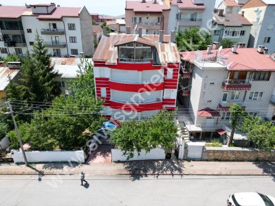 SİVAS GMT EMLAK'TAN İSTİKLALMAHALLESİ SATLIK 3.KATLI KOMPLE BİNA