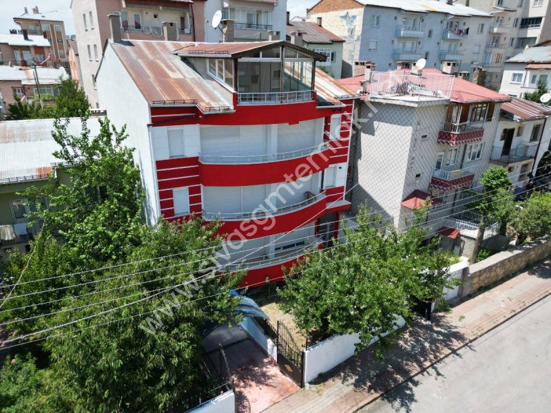 SİVAS GMT EMLAK'TAN İSTİKLALMAHALLESİ SATLIK 3.KATLI KOMPLE BİNA