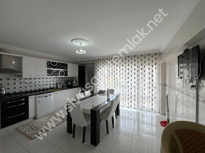 SİVAS GMT EMLAK'TAN İSTİKLALMAHALLESİ SATLIK 3.KATLI KOMPLE BİNA