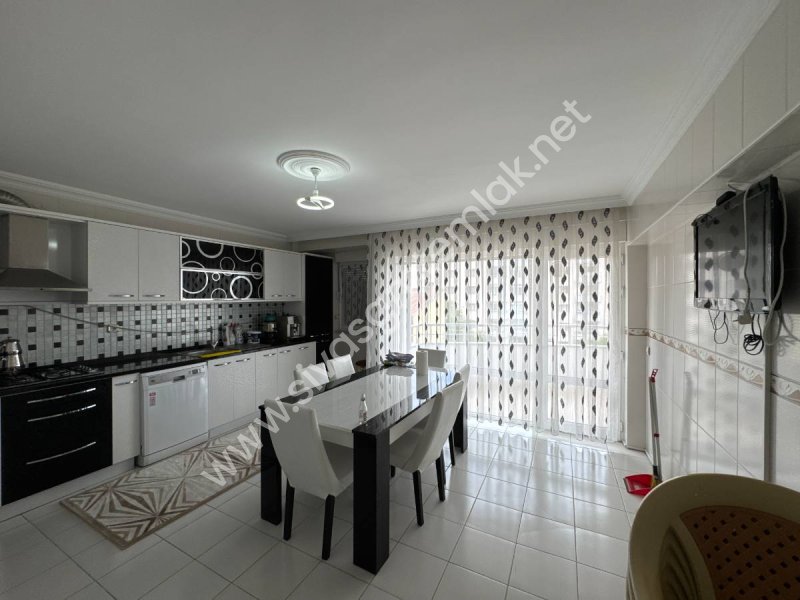 SİVAS GMT EMLAK'TAN İSTİKLALMAHALLESİ SATLIK 3.KATLI KOMPLE BİNA