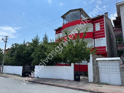SİVAS GMT EMLAK'TAN İSTİKLALMAHALLESİ SATLIK 3.KATLI KOMPLE BİNA