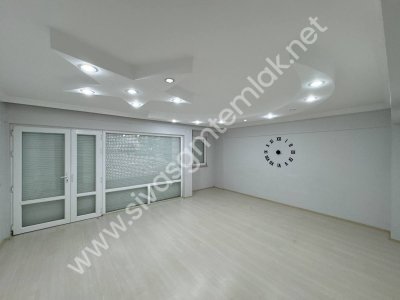 SİVAS GMT EMLAK'TAN İSTİKLALMAHALLESİ SATLIK 3.KATLI KOMPLE BİNA
