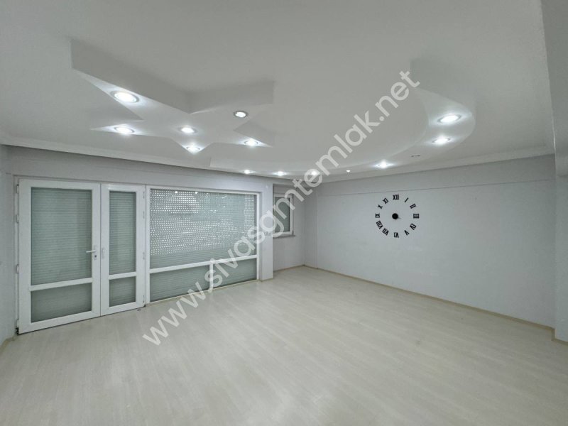 SİVAS GMT EMLAK'TAN İSTİKLALMAHALLESİ SATLIK 3.KATLI KOMPLE BİNA