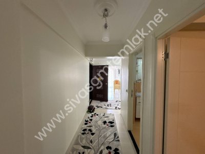 SİVAS GMT EMLAK'TAN İSTİKLALMAHALLESİ SATLIK 3.KATLI KOMPLE BİNA