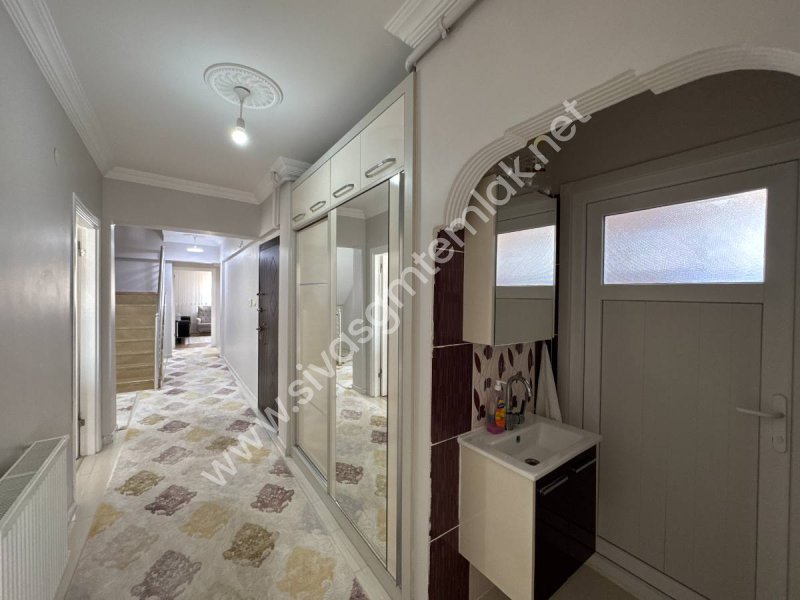 SİVAS GMT EMLAK'TAN HUZUR MAH ANACADDE SATILIK 5+1 DUBLEKS DAİRE