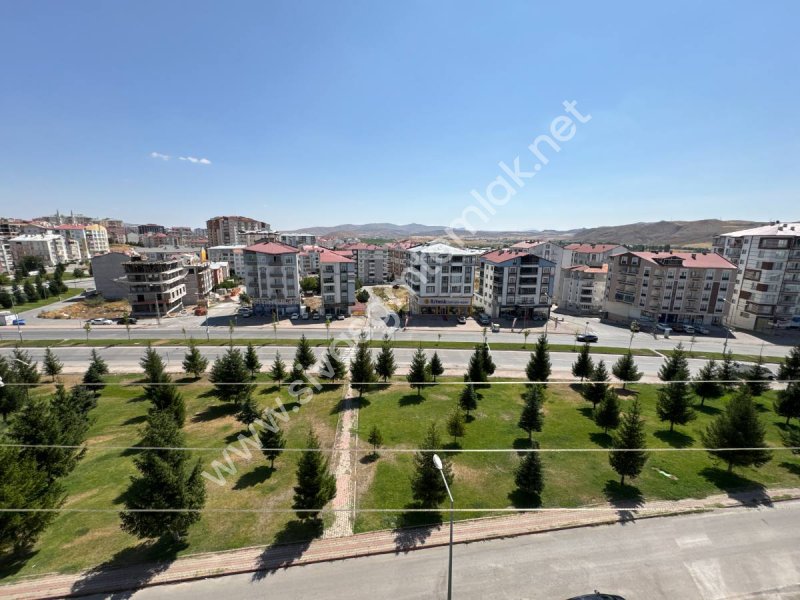 SİVAS GMT EMLAK'TAN HUZUR MAH ANACADDE SATILIK 5+1 DUBLEKS DAİRE