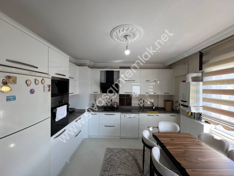 SİVAS GMT EMLAK'TAN HUZUR MAH ANACADDE SATILIK 5+1 DUBLEKS DAİRE