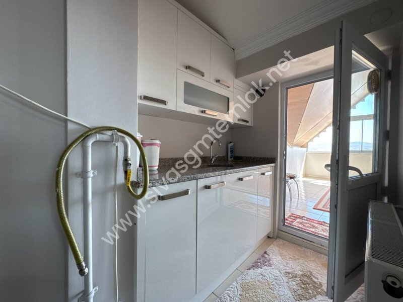 SİVAS GMT EMLAK'TAN HUZUR MAH ANACADDE SATILIK 5+1 DUBLEKS DAİRE