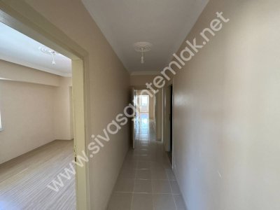 SİVAS GMT EMLAK'TAN YENİNUMUNECİV KİRALIK ARAKAT 3+1 UYGUN DAİRE