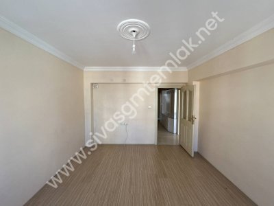 SİVAS GMT EMLAK'TAN YENİNUMUNECİV KİRALIK ARAKAT 3+1 UYGUN DAİRE