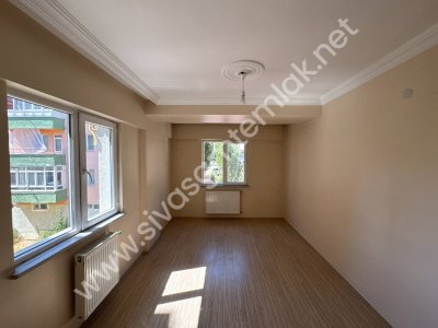 SİVAS GMT EMLAK'TAN YENİNUMUNECİV KİRALIK ARAKAT 3+1 UYGUN DAİRE