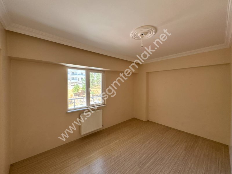SİVAS GMT EMLAK'TAN YENİNUMUNECİV KİRALIK ARAKAT 3+1 UYGUN DAİRE