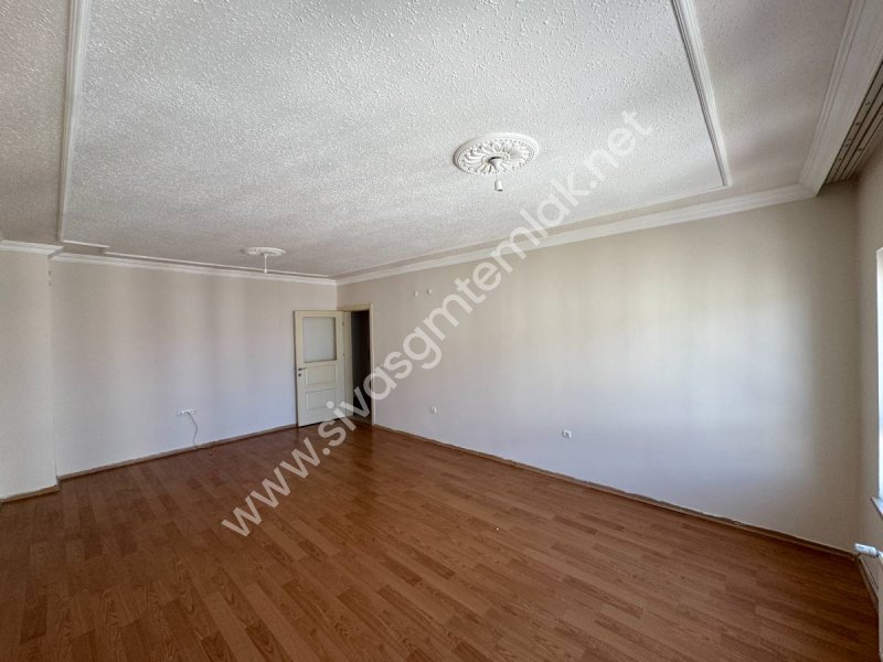 SİVAS GMT EMLAK'TAN ÖZBELSAN TOKİ KONUTLARINDA 3+1 KİRALIK DAİRE
