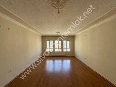SİVAS GMT EMLAK'TAN ÖZBELSAN TOKİ KONUTLARINDA 3+1 KİRALIK DAİRE