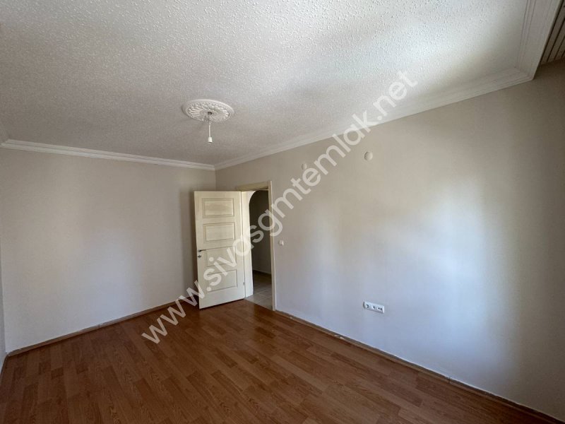 SİVAS GMT EMLAK'TAN ÖZBELSAN TOKİ KONUTLARINDA 3+1 KİRALIK DAİRE
