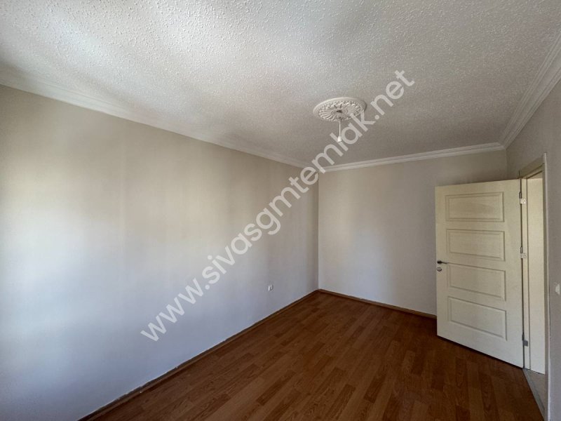 SİVAS GMT EMLAK'TAN ÖZBELSAN TOKİ KONUTLARINDA 3+1 KİRALIK DAİRE