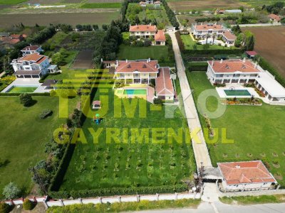 Silivri Kavaklı da satılık Müstakil bahçeli villa
