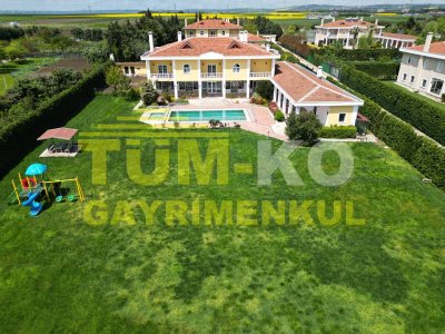 Silivri Kavaklı da satılık Müstakil bahçeli villa