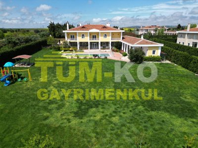 Silivri Kavaklı da satılık Müstakil bahçeli villa