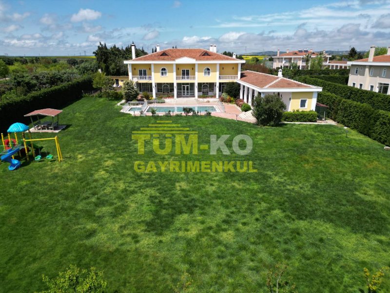Silivri Kavaklı da satılık Müstakil bahçeli villa