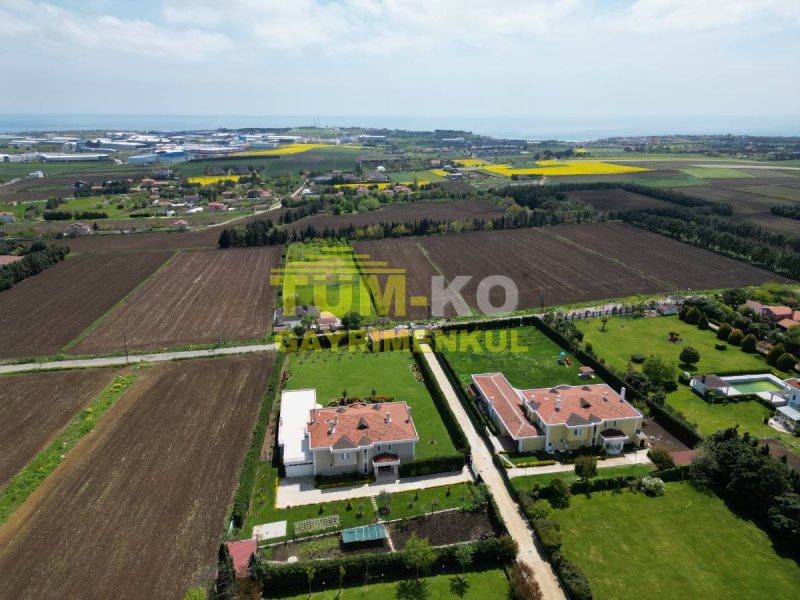 Silivri Kavaklı da satılık Müstakil bahçeli villa