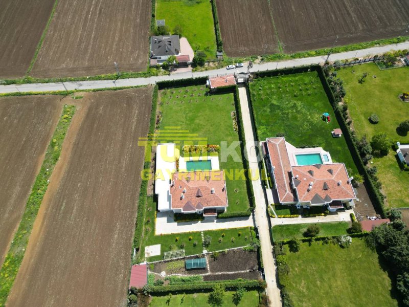 Silivri Kavaklı da satılık Müstakil bahçeli villa